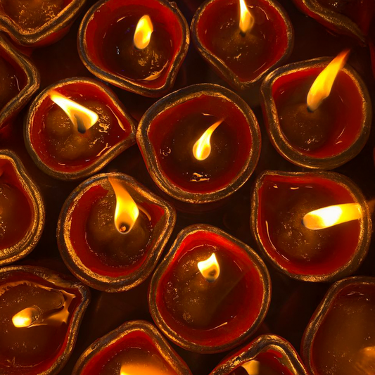 Did you know your candle has a 'memory'? Discover the simple, essential ritual of candle care. Learn how to prevent tunneling, trim your wick correctly, and ensure your Fragrance To Fire candle burns beautifully and safely from the very first light.